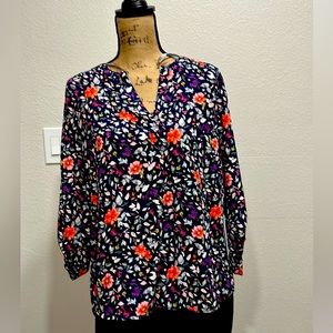 Daniel Rainn split neck top